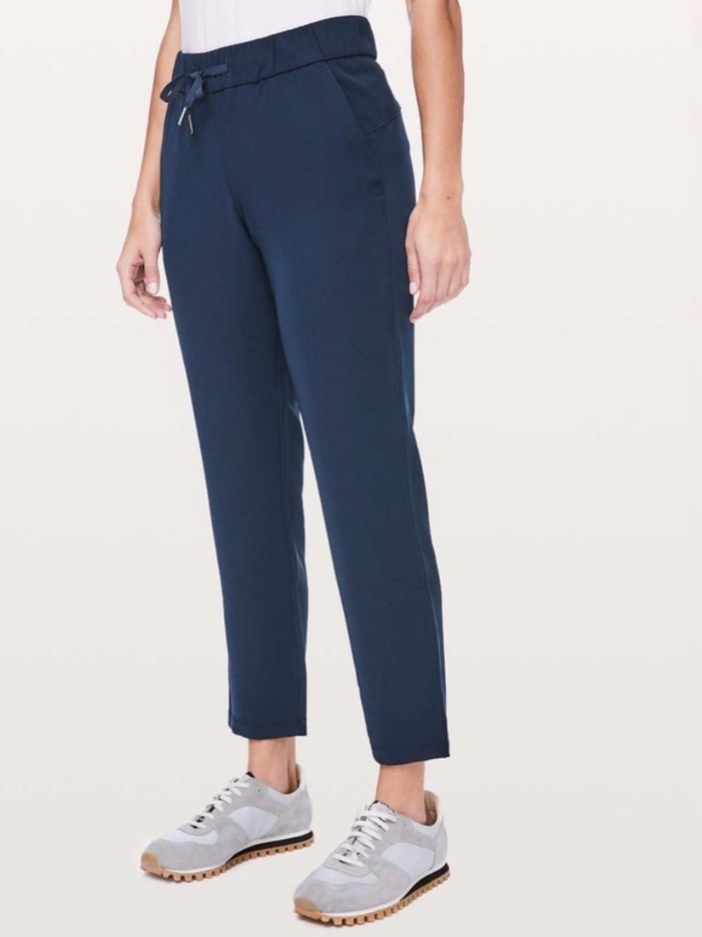 Lululemon On the Fly Woven Women’s Navy Jogger Straight Leg Pants 6